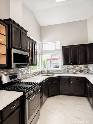 10304 Crandon Park Drive, Bakersfield, CA 93312