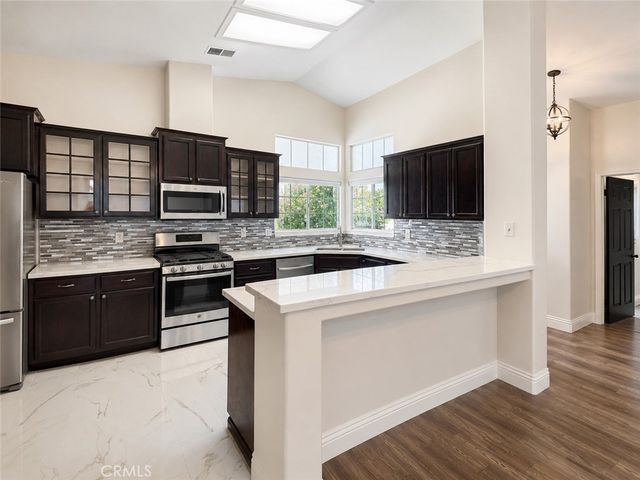 10304 Crandon Park Drive, Bakersfield, CA 93312