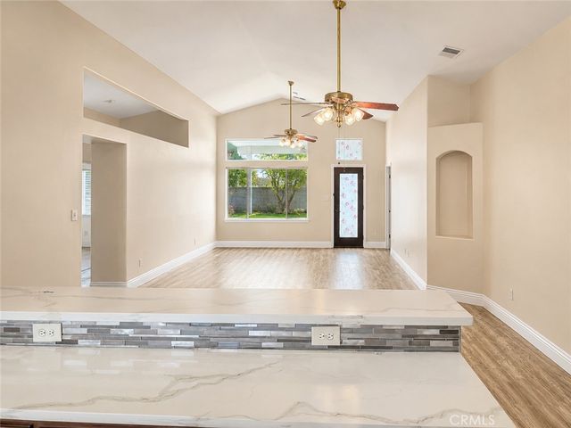 10304 Crandon Park Drive, Bakersfield, CA 93312