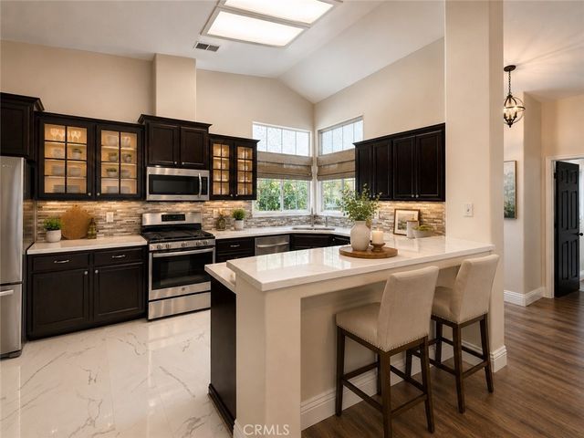 10304 Crandon Park Drive, Bakersfield, CA 93312