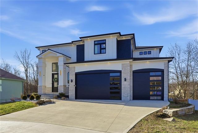 2009 Ridge Tree Drive, Pleasant Hill, MO 64080