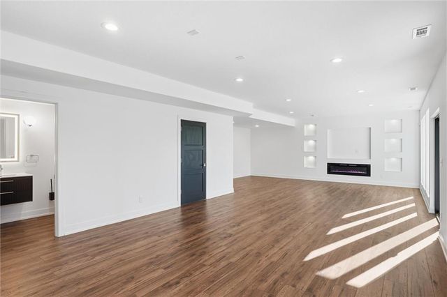 2009 Ridge Tree Drive, Pleasant Hill, MO 64080