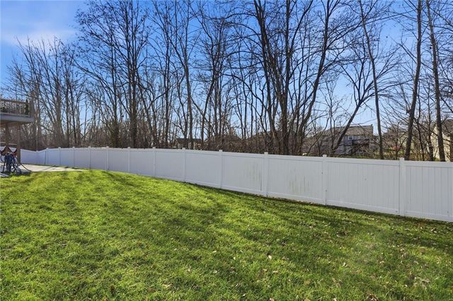 2009 Ridge Tree Drive, Pleasant Hill, MO 64080