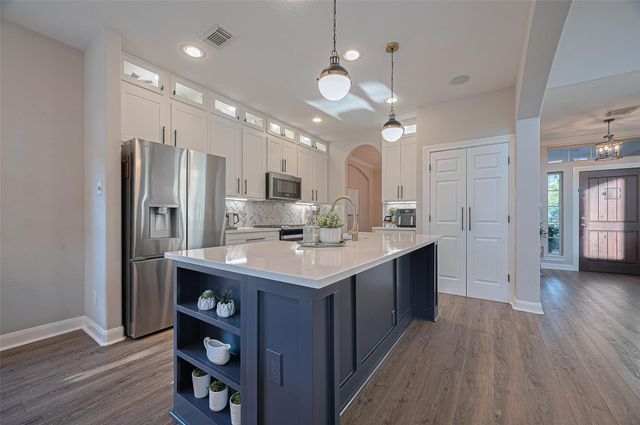 7 Tillamook Court, Spring, TX 77389