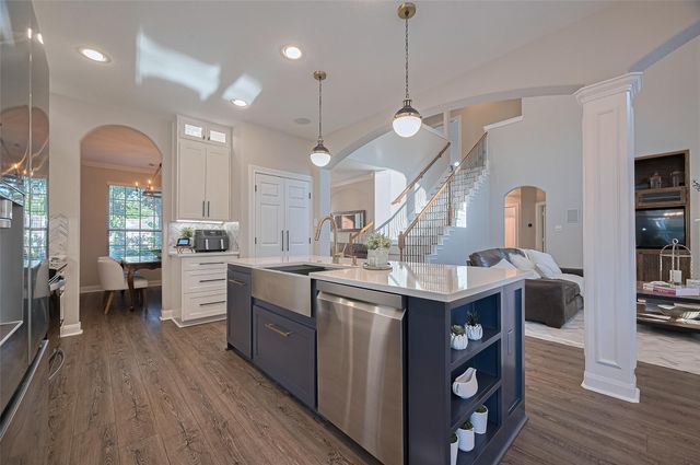 7 Tillamook Court, Spring, TX 77389