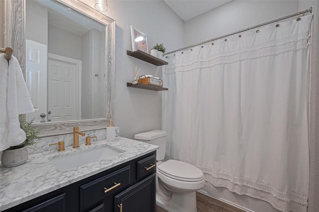 7 Tillamook Court, Spring, TX 77389