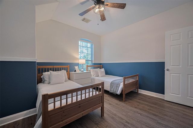 7 Tillamook Court, Spring, TX 77389