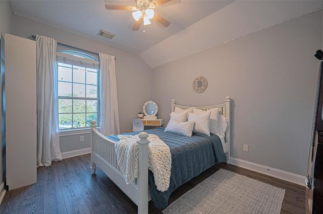 7 Tillamook Court, Spring, TX 77389