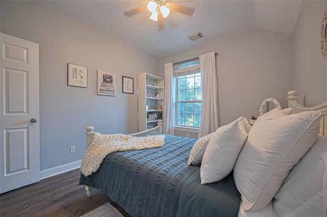 7 Tillamook Court, Spring, TX 77389