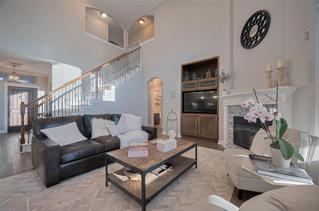 7 Tillamook Court, Spring, TX 77389