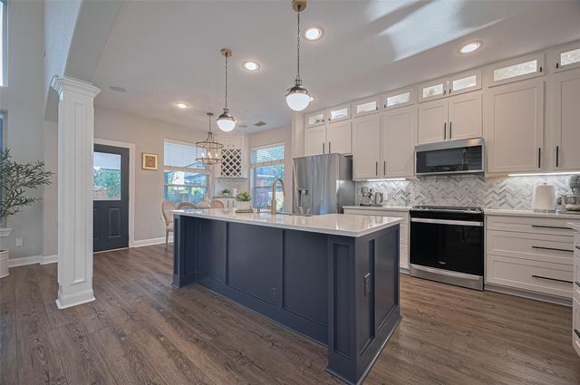 7 Tillamook Court, Spring, TX 77389