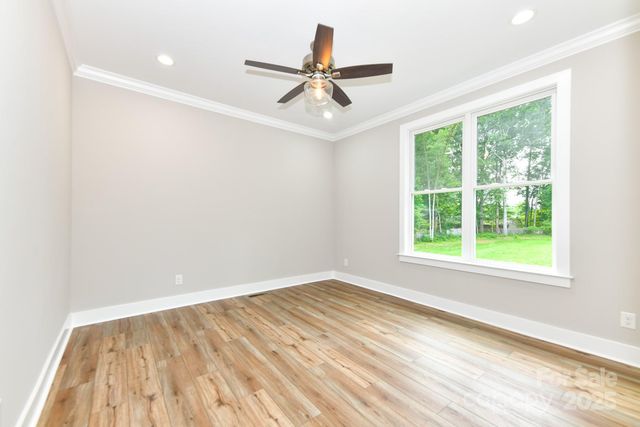 6910 Harvest Glen Drive, Greensboro, NC 27406