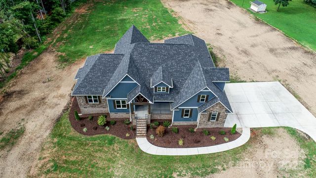 6910 Harvest Glen Drive, Greensboro, NC 27406