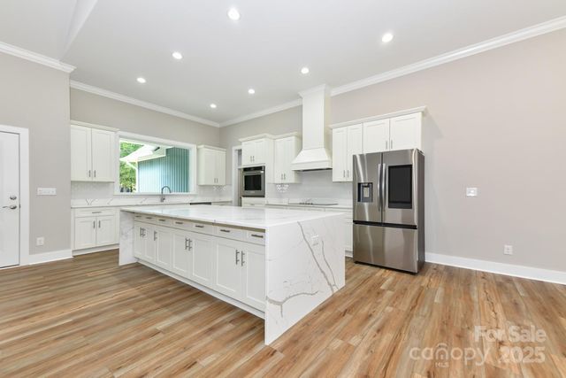 6910 Harvest Glen Drive, Greensboro, NC 27406