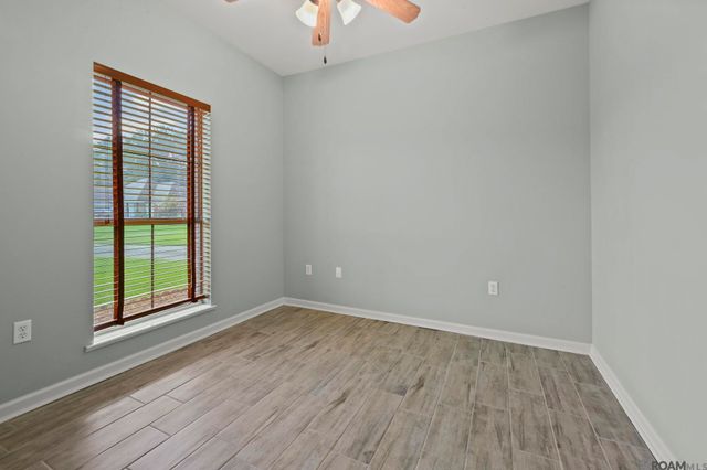 12703 Landon Dr, Walker, LA 70785
