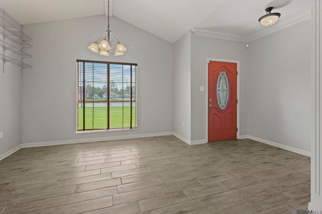 12703 Landon Dr, Walker, LA 70785