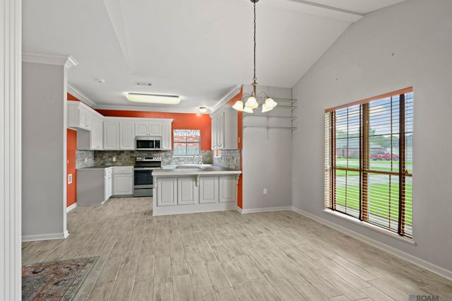 12703 Landon Dr, Walker, LA 70785