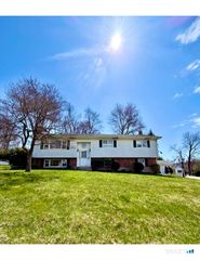 166 Round Hill Road, Naugatuck, CT 06770