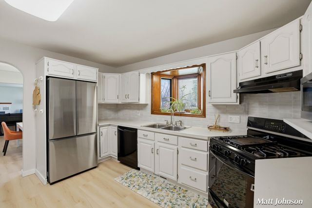 1230 Princeton Road, Roosevelt Park City, MI 49441