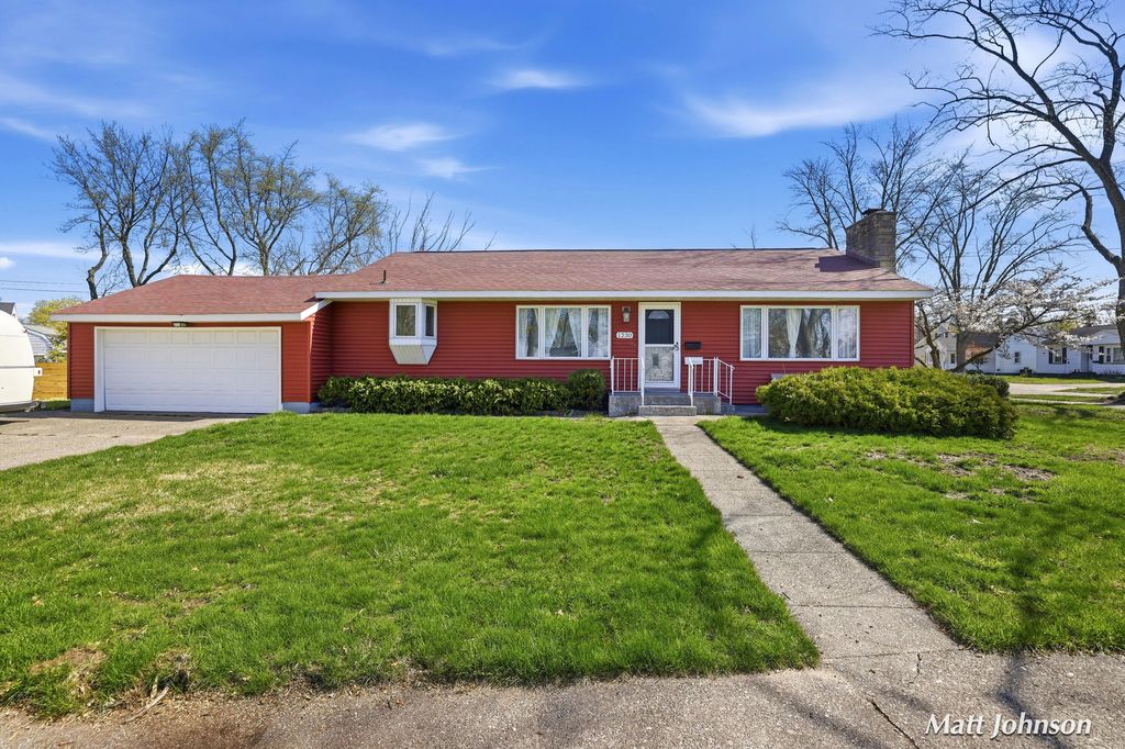 1230 Princeton Road, Roosevelt Park City, MI 49441