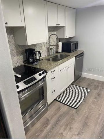2732 49TH AVENUE W 2732, Bradenton, FL 34207