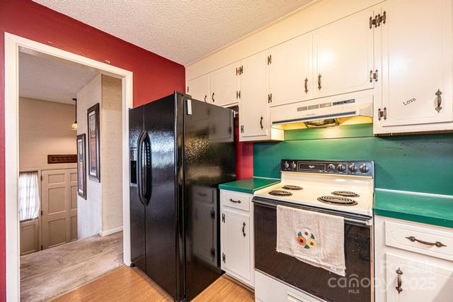 2570 Raintree Street, Connelly Springs, NC 28612