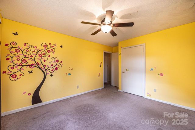 2570 Raintree Street, Connelly Springs, NC 28612