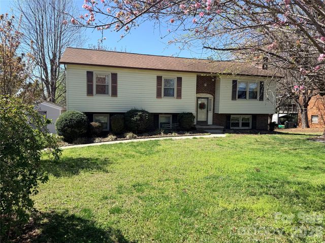 2570 Raintree Street, Connelly Springs, NC 28612