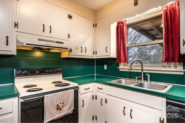 2570 Raintree Street, Connelly Springs, NC 28612