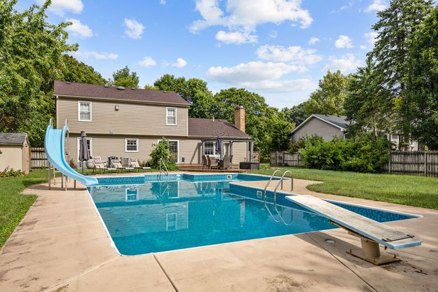 1152 Lexington Lane, Batavia, IL 60510