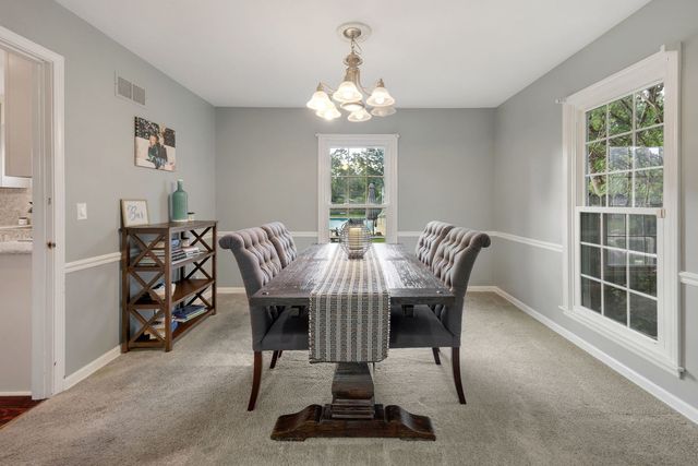 1152 Lexington Lane, Batavia, IL 60510