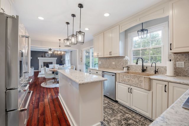1152 Lexington Lane, Batavia, IL 60510