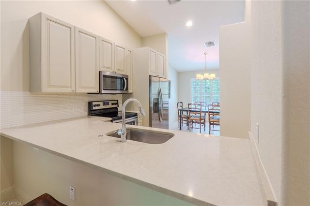 3510 AVION WOODS CT 104, Naples, FL 34104