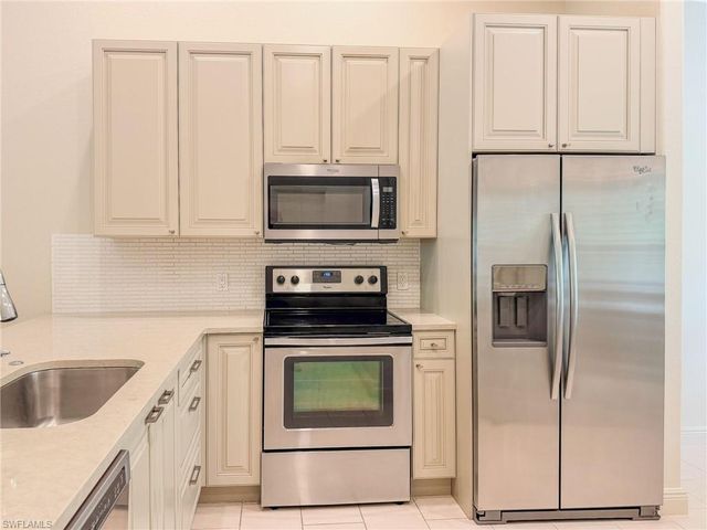 3510 AVION WOODS CT 104, Naples, FL 34104