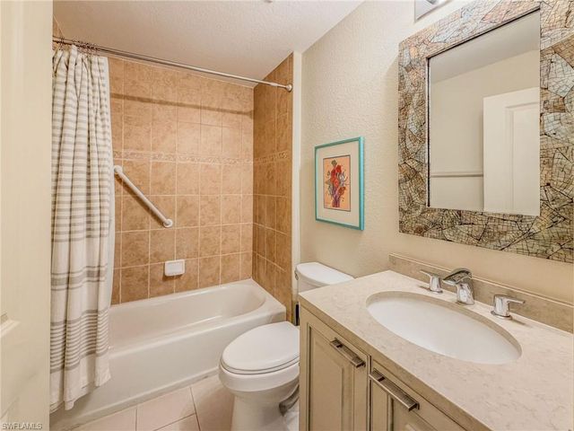 3510 AVION WOODS CT 104, Naples, FL 34104