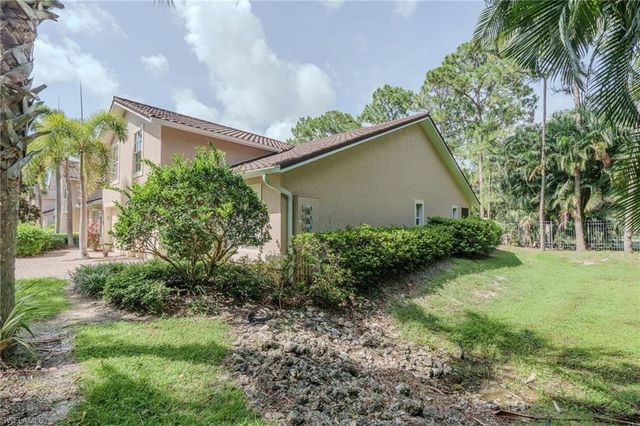 3510 AVION WOODS CT 104, Naples, FL 34104