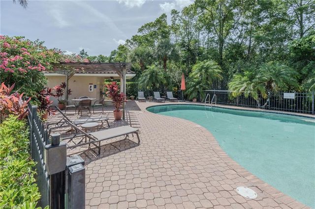 3510 AVION WOODS CT 104, Naples, FL 34104