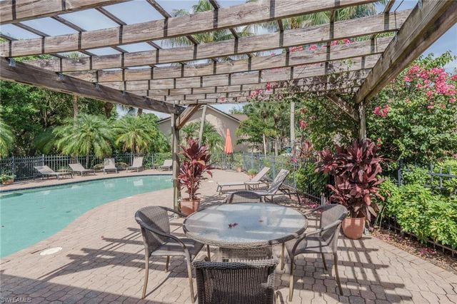 3510 AVION WOODS CT 104, Naples, FL 34104