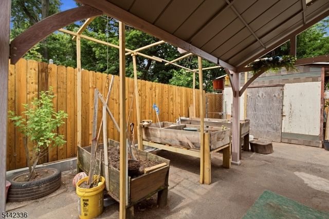 255 S 18Th St, Newark City, NJ 07103