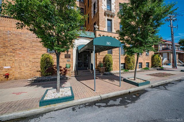 310 Riverside Boulevard 3i, Long Beach, NY 11561