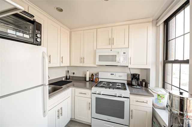 310 Riverside Boulevard 3i, Long Beach, NY 11561