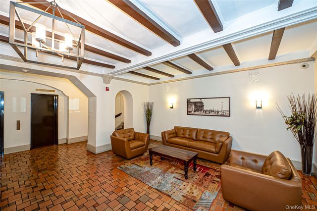 310 Riverside Boulevard 3i, Long Beach, NY 11561