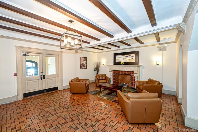 310 Riverside Boulevard 3i, Long Beach, NY 11561