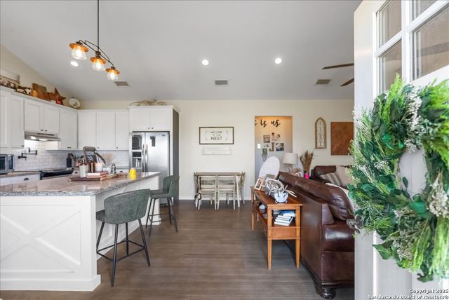 226 Private Rd 3251, Alice, TX 78332