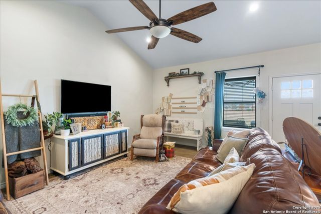 226 Private Rd 3251, Alice, TX 78332