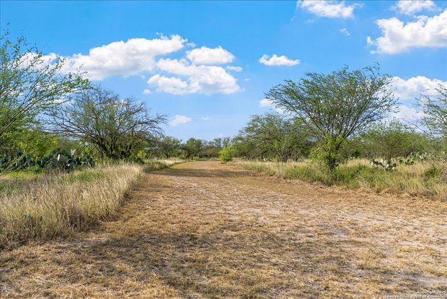 226 Private Rd 3251, Alice, TX 78332