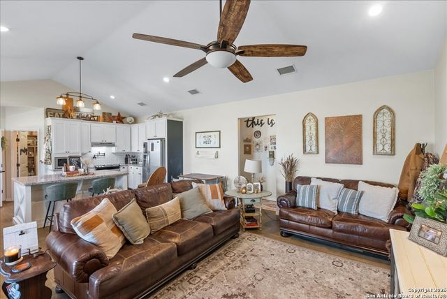 226 Private Rd 3251, Alice, TX 78332