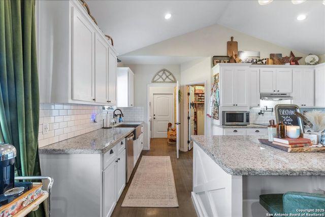 226 Private Rd 3251, Alice, TX 78332