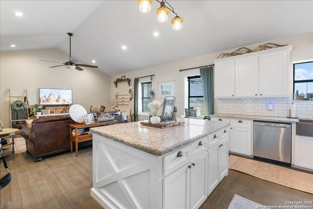 226 Private Rd 3251, Alice, TX 78332