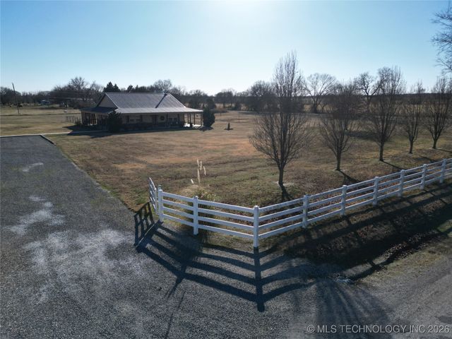 20012 Bald Hill Road, Morris, OK 74445